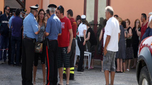 Alessandra Ferrari con i carabinieri