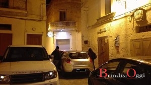 auto bloccata nel centro storico 2