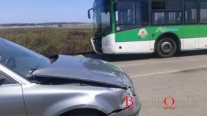 incidente bus auto brindisi 2