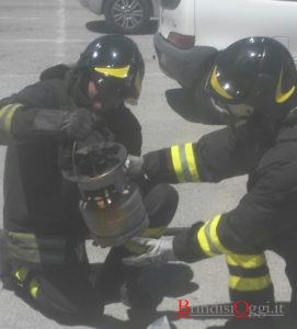 vigili del fuoco  bombola