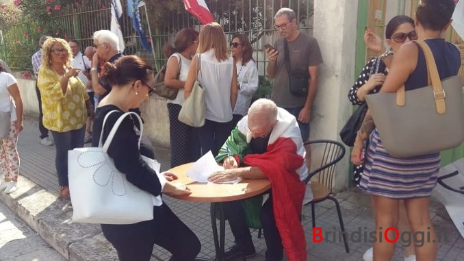 raccolta firme delegazione casale