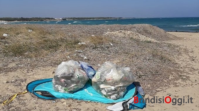 rifiuti in spiaggia